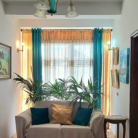 بيت للعطل Ademaj