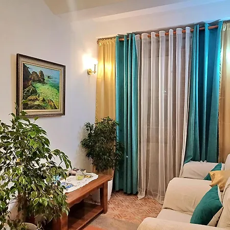 Near Historical Center Nyaraló Vlora